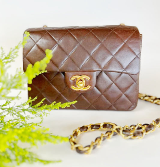 Abril, Vintage Authentic Chanel 0 series 17cm square mini flap brown lambskin with seal and card