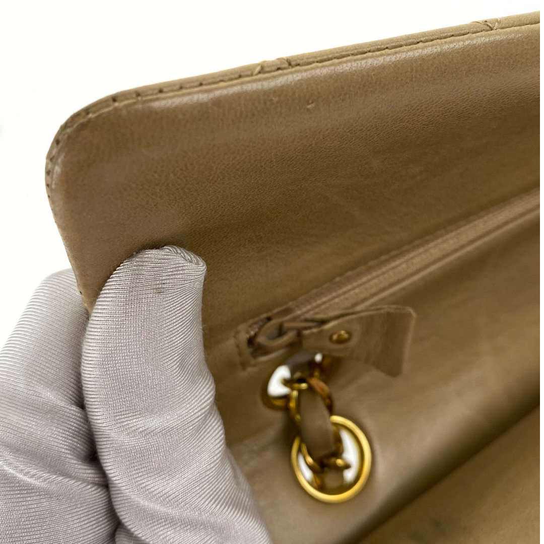 Jiwoo, 2 Series Small Classic Flap Beige Lambskin with seal and card