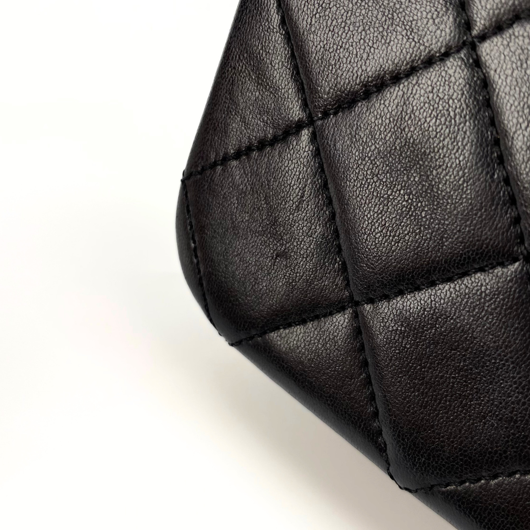Beckett, 1 Series Small Full Flap Black Lambskin with seal and card