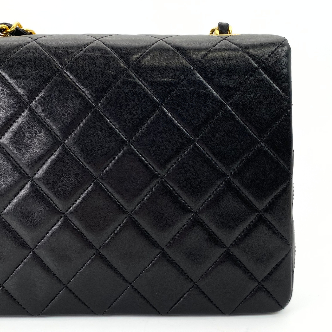 Azusa, 1 Series Square 20 Black Lambskin with seal and card