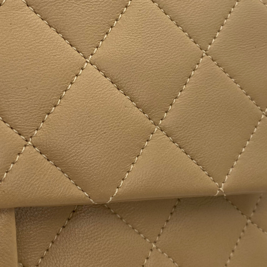 Daxton, 1 Series Small Classic Flap Beige Lambskin with seal and card