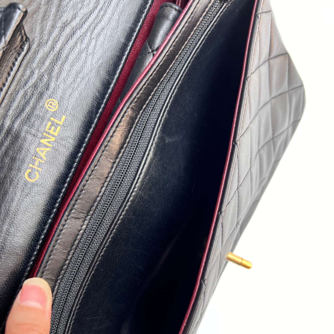 Elian, 1 Series Jumbo Flap Black Lambskin with Card Wallet with seal and card