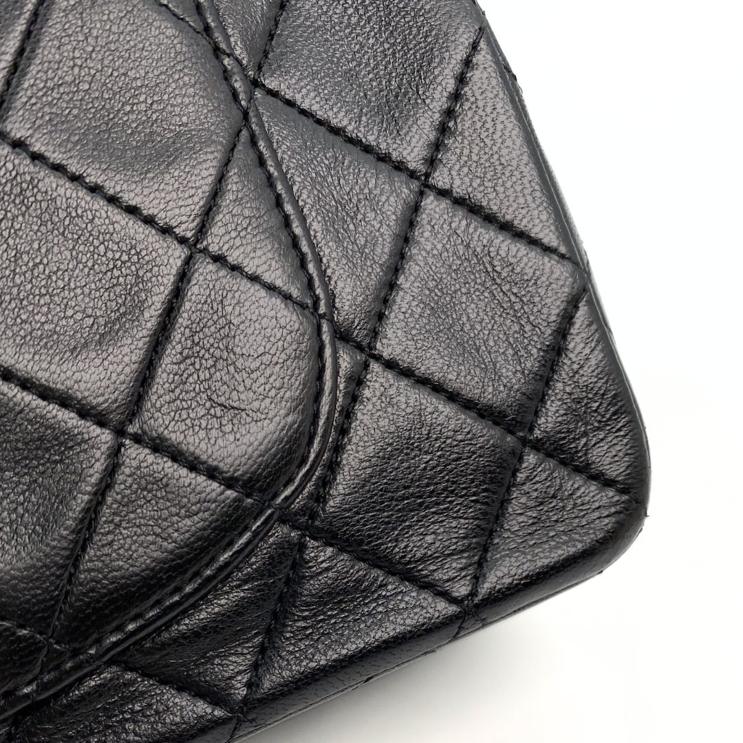 Zinnia, 1 Series Small Classic Flap Black Lambskin with seal only
