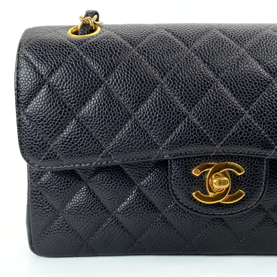 Suki, 6 Series Small Classic Flap Black Caviar with seal only