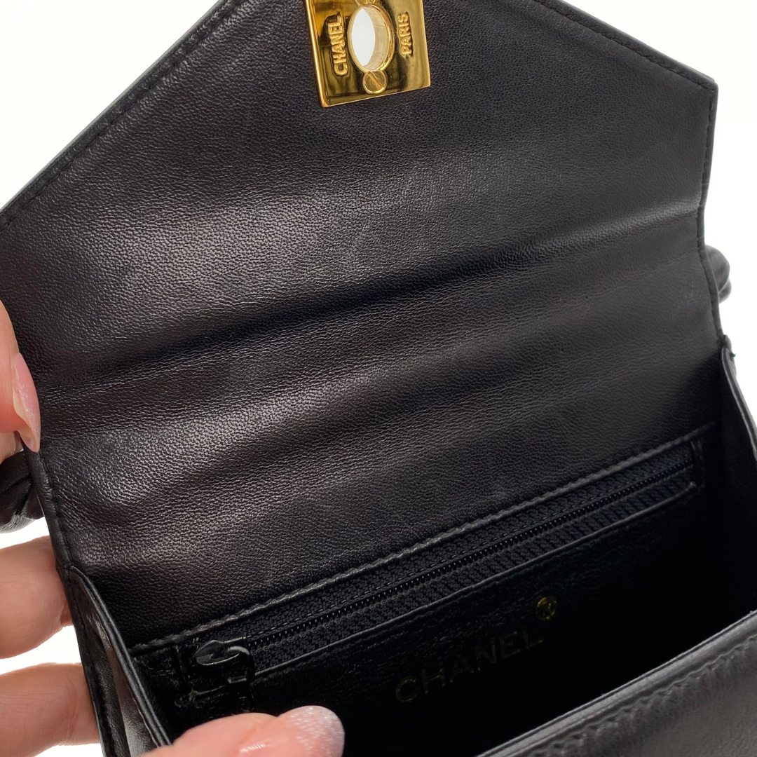 Makoto, 4 Series Turnlock Black Lambskin with seal and card