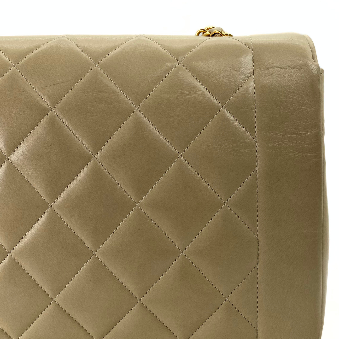 Iduna, 2 Series Medium Beige Lambskin with seal and card