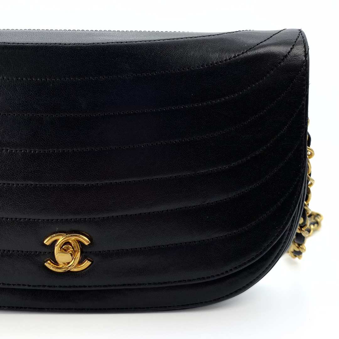 Ega, 0 Series Wave Stitch Black Lambskin Half moon with seal and card