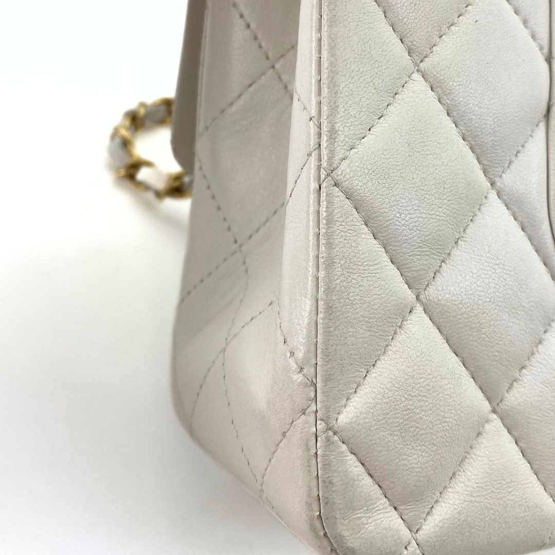 Sunwoo, 6 Series Medium Classic Flap White Lambskin wtih seal and card