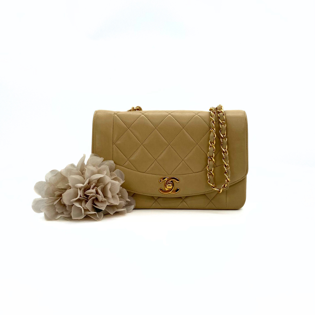 Omara, 2 Series Small Diana Beige Lambskin with seal and card