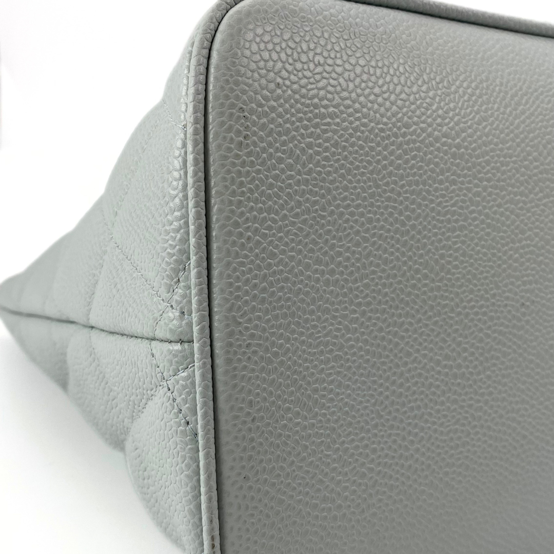Preston, 7 Series Medallion Tote Light Blue Caviar with seal and card