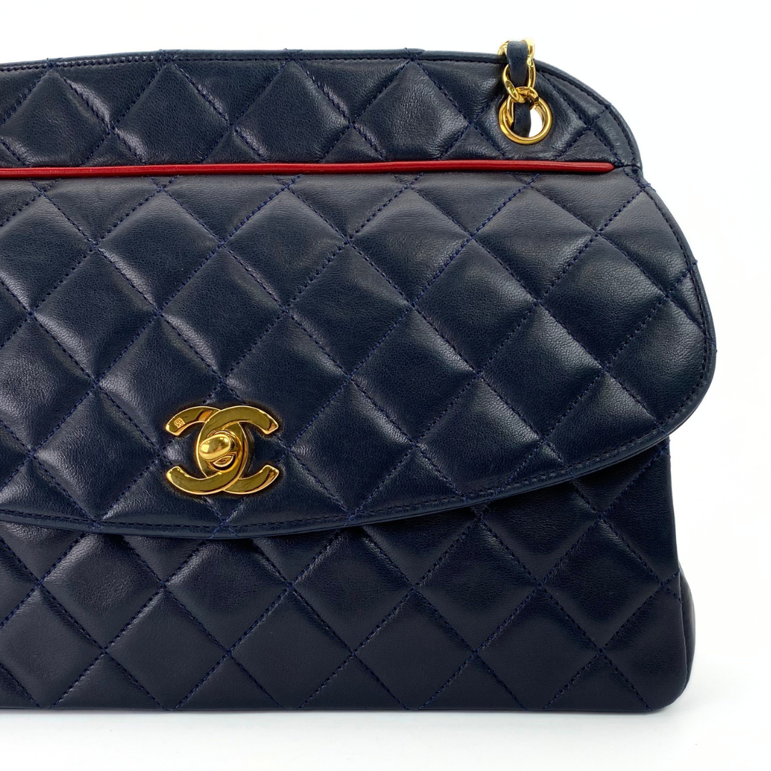 Taiga, 1 Series Navy Lambskin Tote with seal only