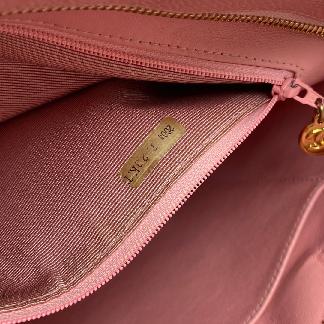 Dami, 8 Series Medallion Tote Reissue Pink Caviar with seal and card