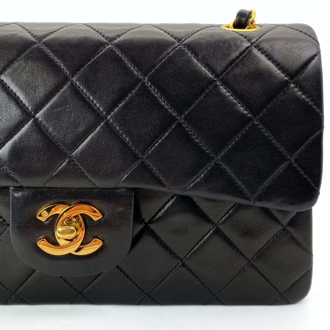 Iloma, 2 Series Small Classic Flap Black Lambskin with seal and card