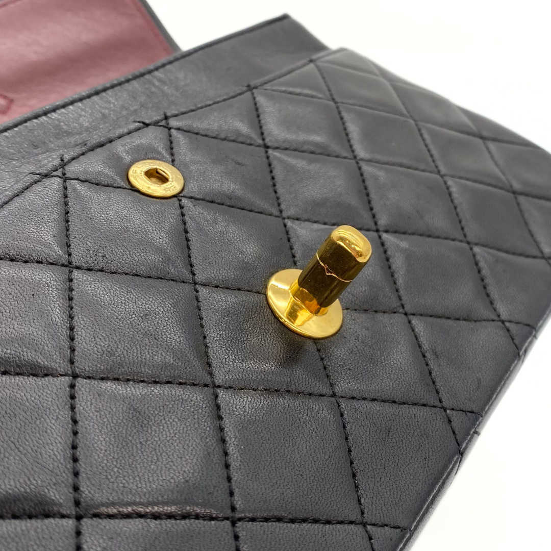 Nico, 1 Series Small Classic Flap Black Lambskin with seal and card