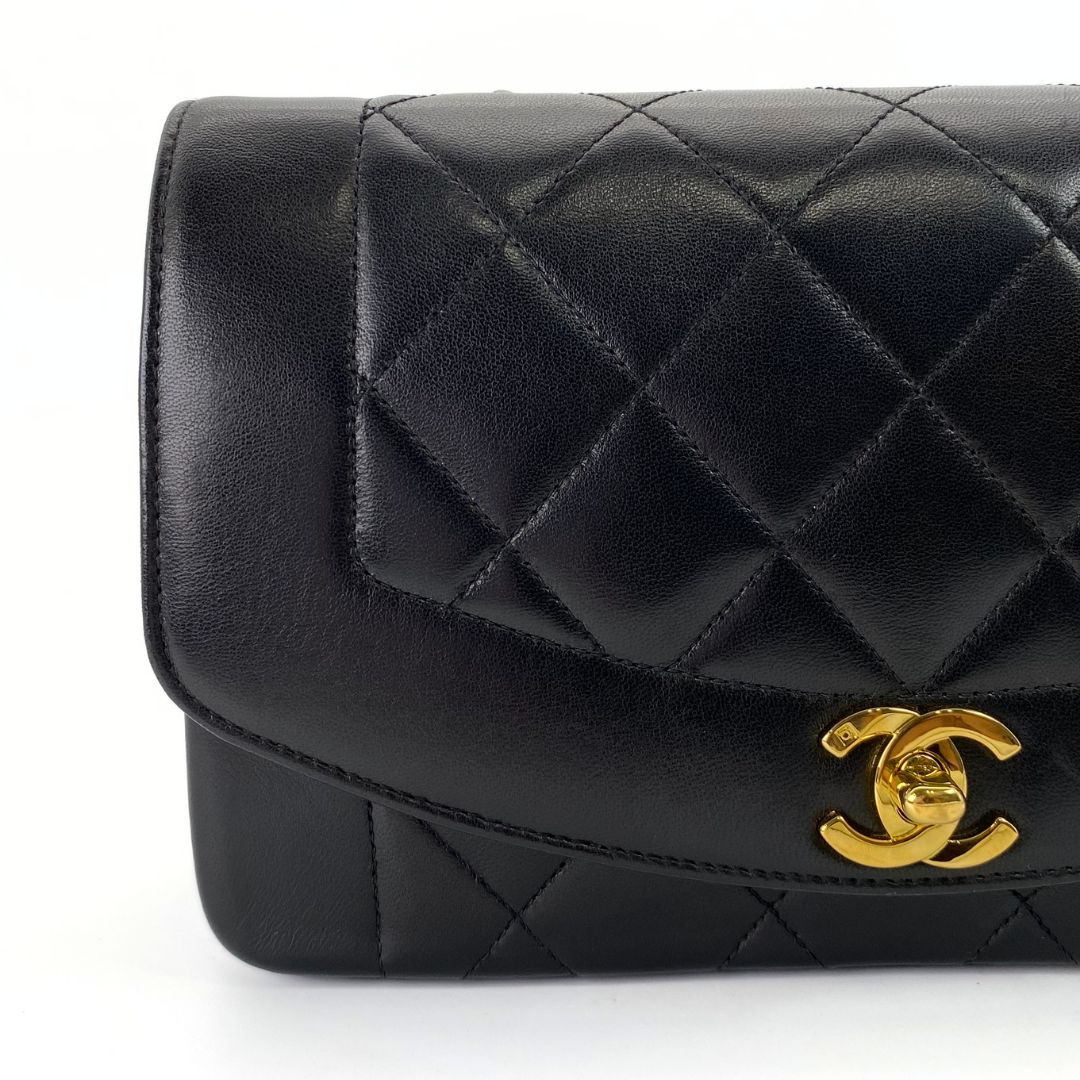 Ichika, 3 Series Small Diana Black Lambskin with seal and card