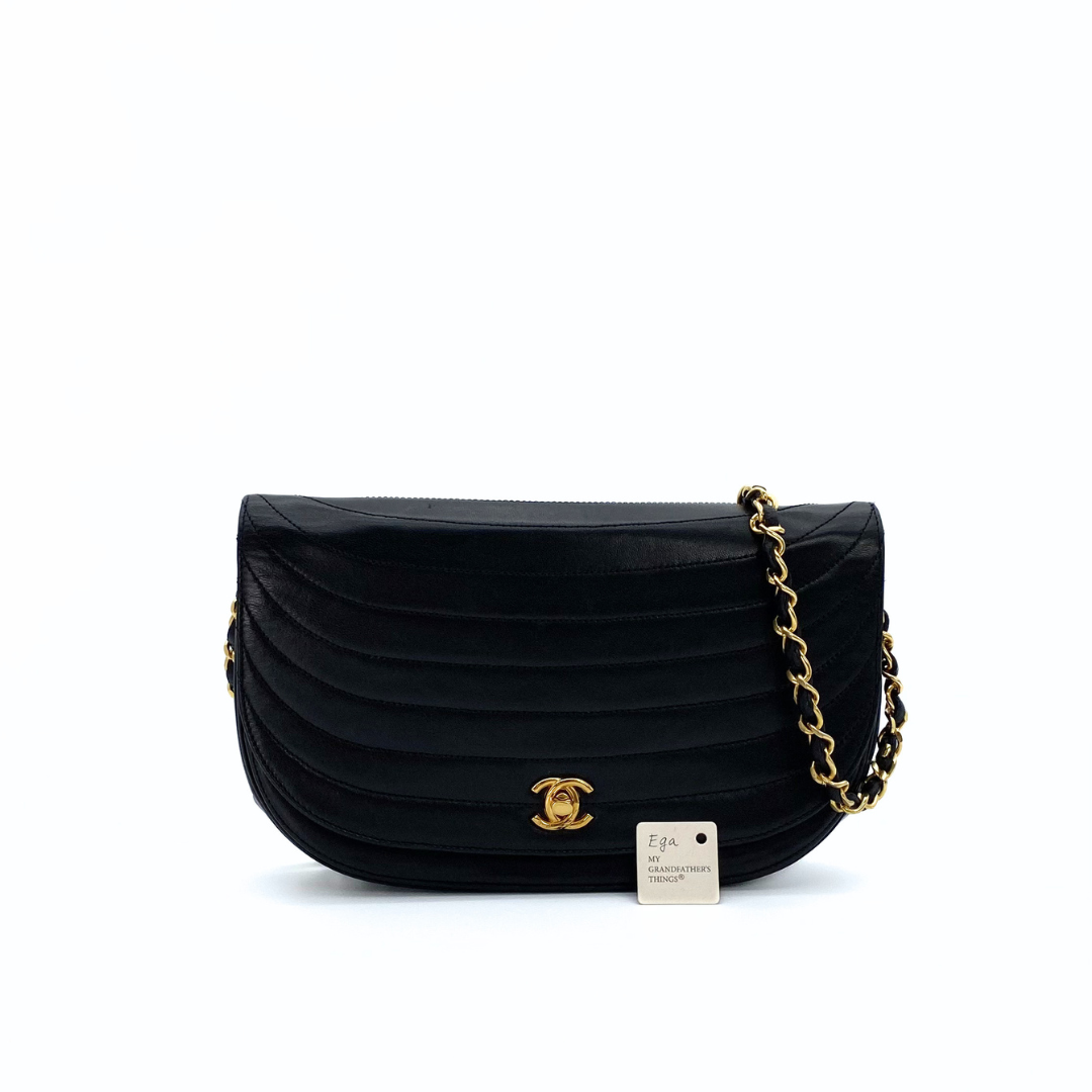 Ega, 0 Series Wave Stitch Black Lambskin Half moon with seal and card