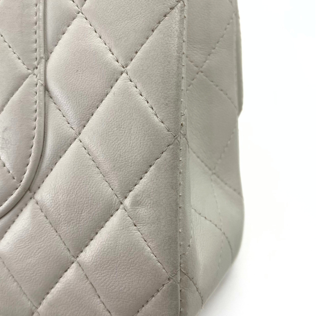 Sunwoo, 6 Series Medium Classic Flap White Lambskin wtih seal and card