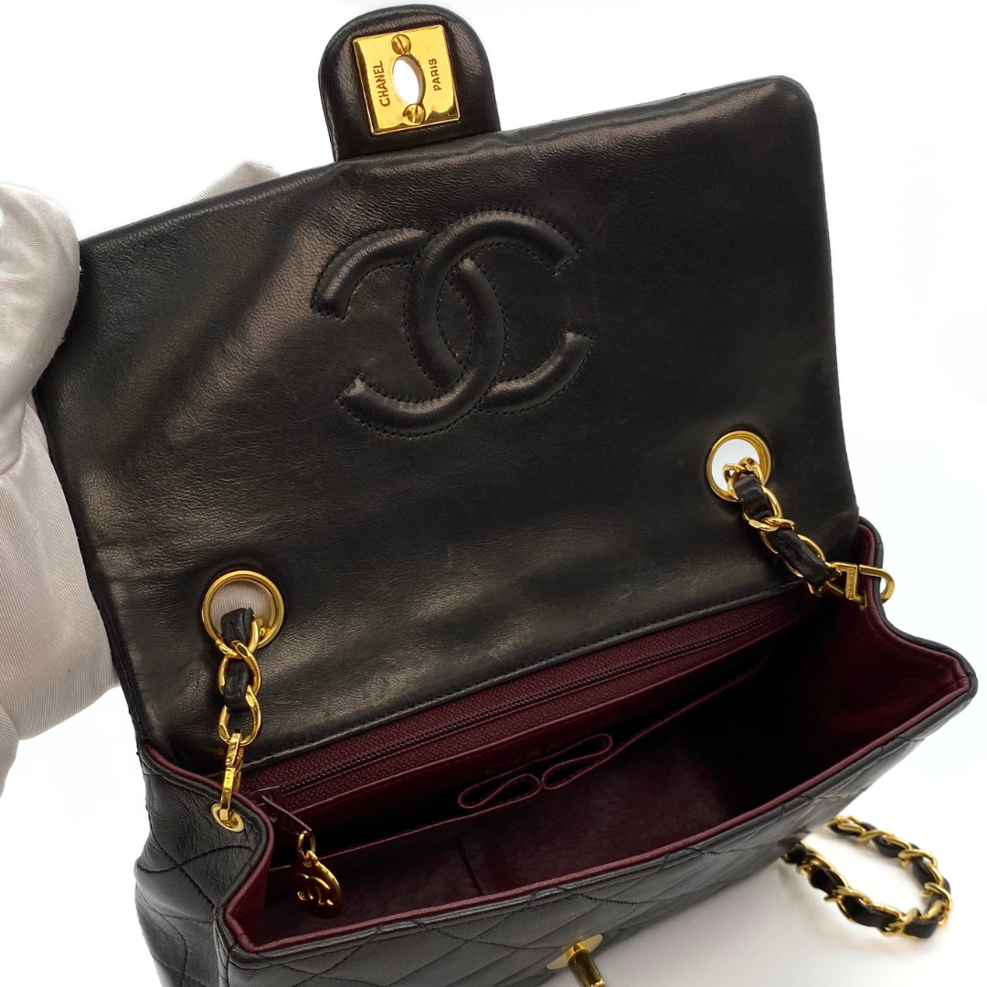 Varun, 2 Series Square 20cm Black Lambskin with seal and card