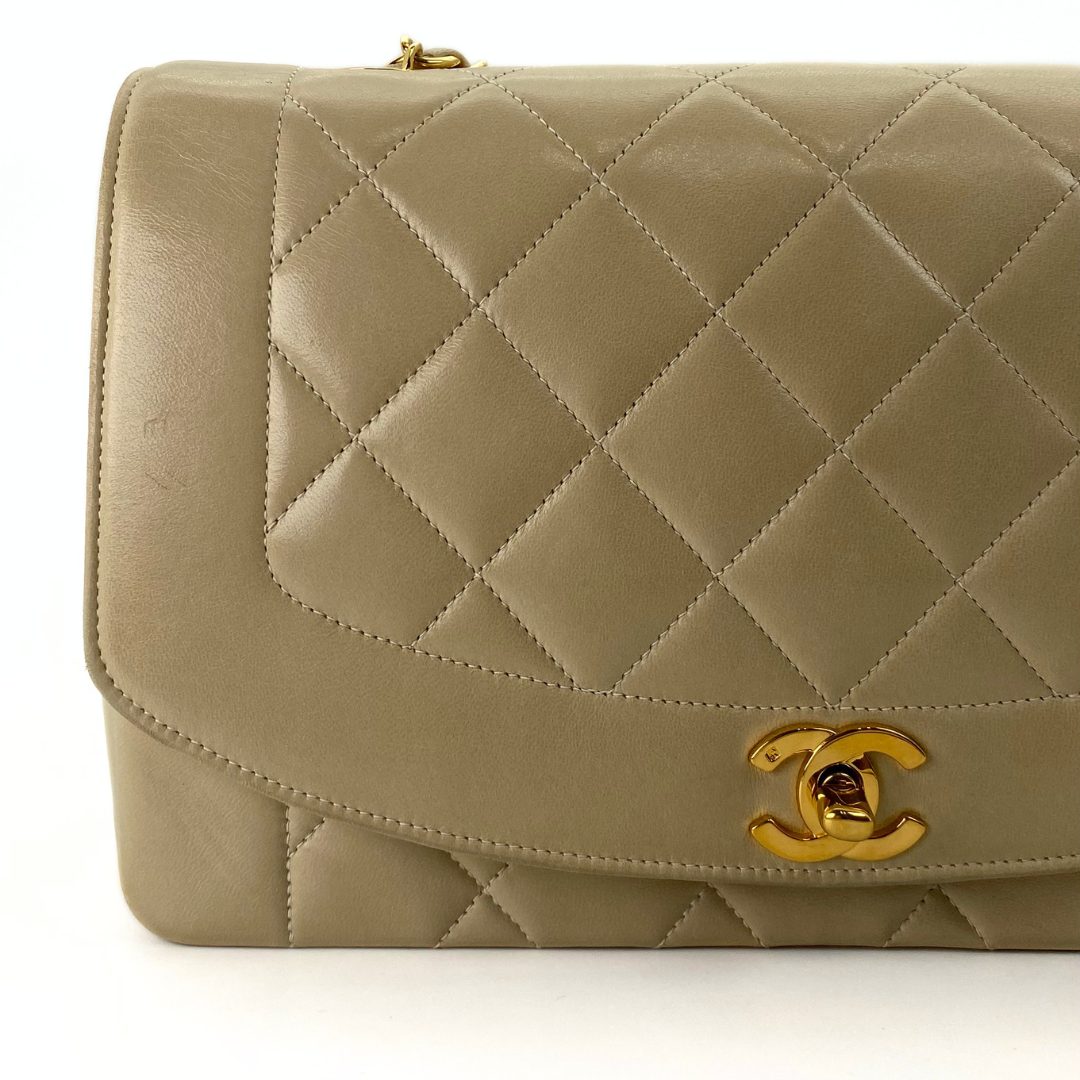 Iduna, 2 Series Medium Beige Lambskin with seal and card