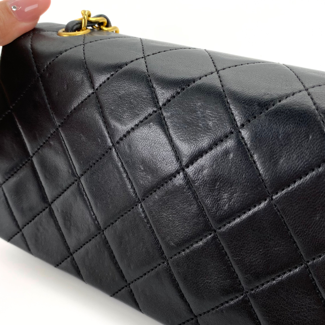 Arata, 1 Series Small Full Flap Black Lambskin with seal and card