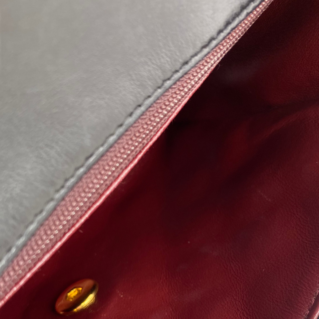 Azusa, 1 Series Square 20 Black Lambskin with seal and card