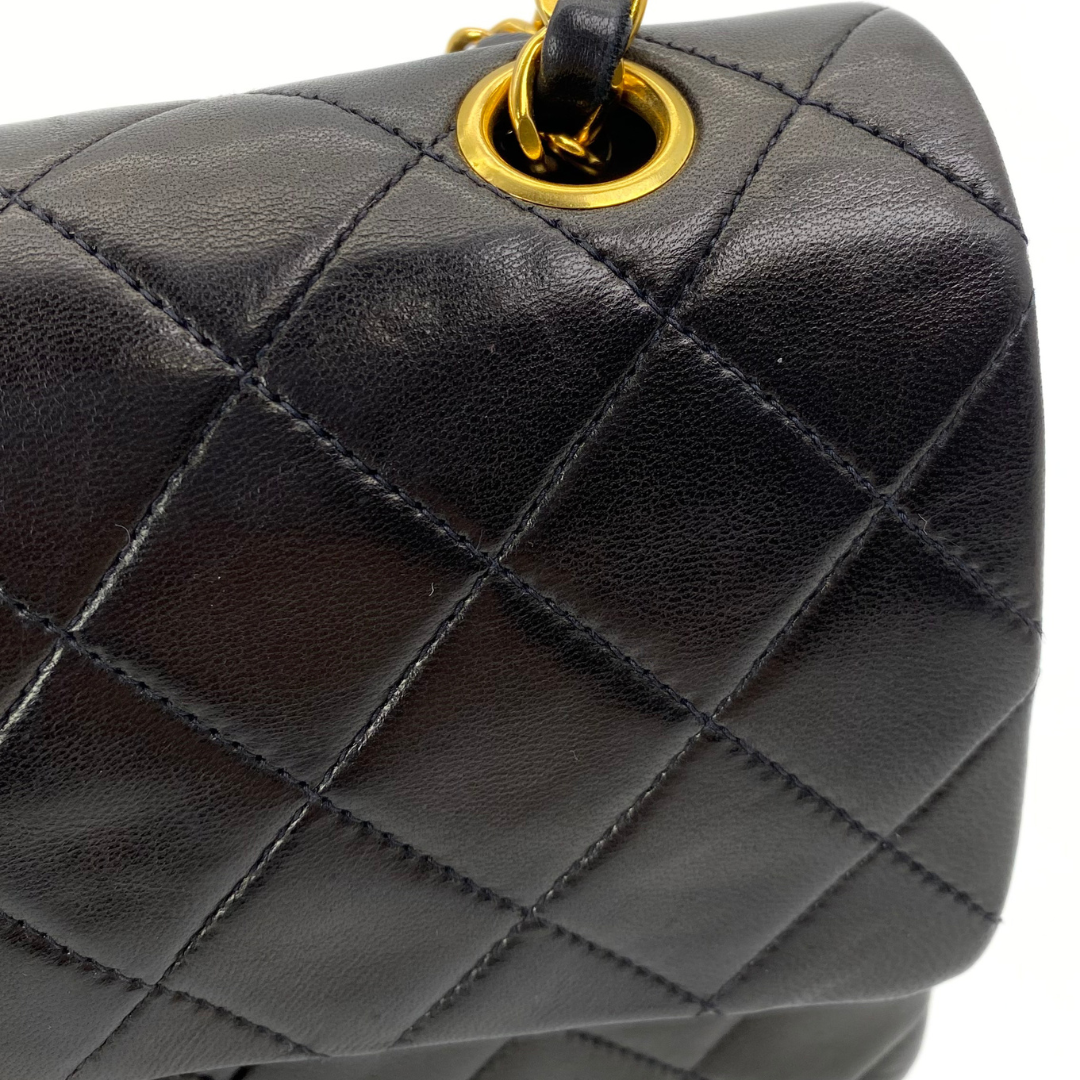 Iloma, 2 Series Small Classic Flap Black Lambskin with seal and card