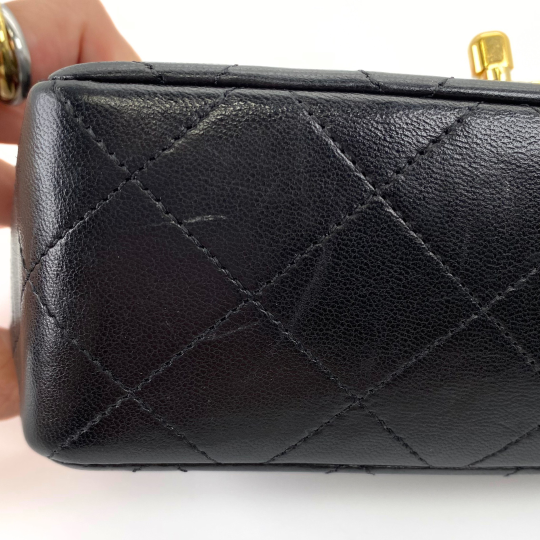 Hayato, 2 Series Mini Sq17 Black Lambskin with Bijoux Chain with seal only