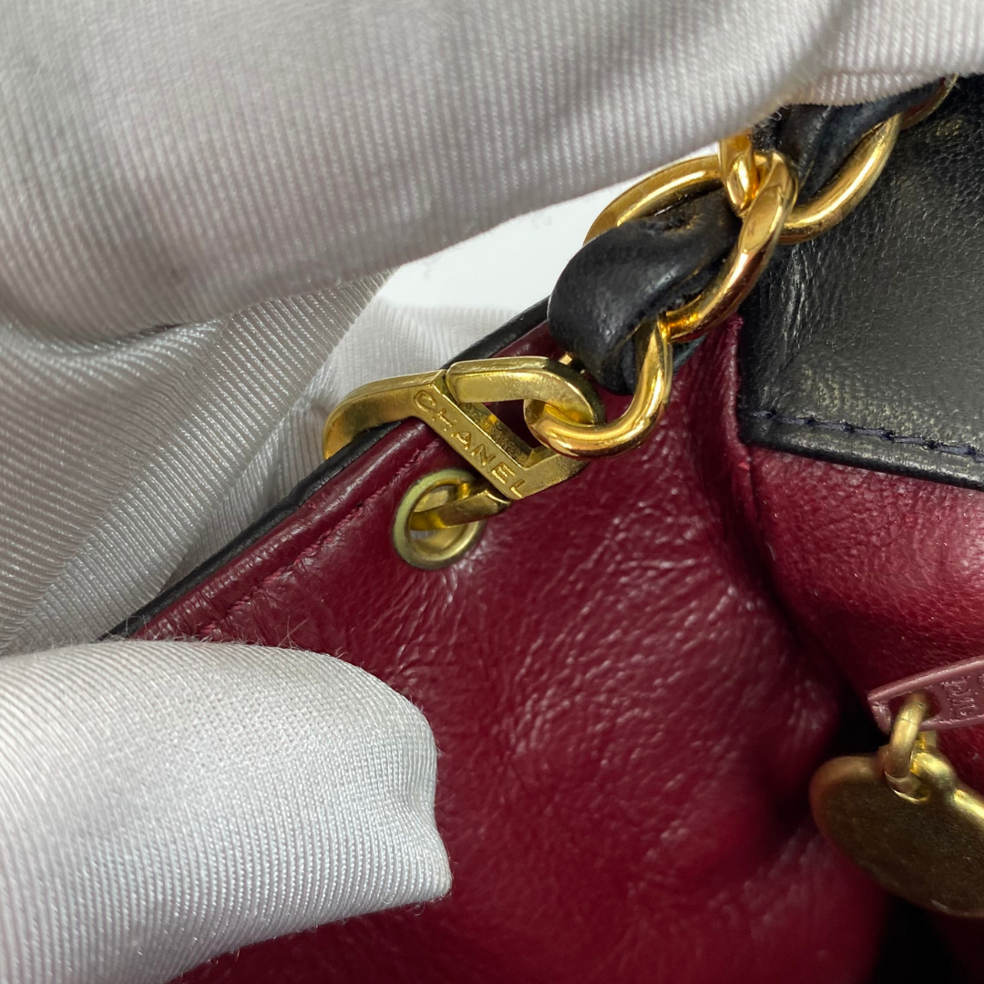 Ichika, 3 Series Small Diana Black Lambskin with seal and card