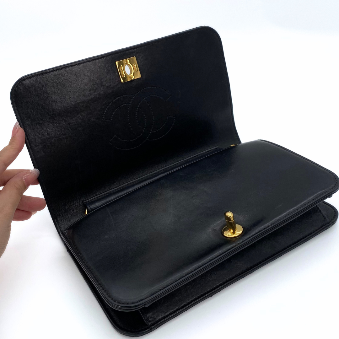 Boris, 6 Series Small Full Flap Black Lambskin with seal and card