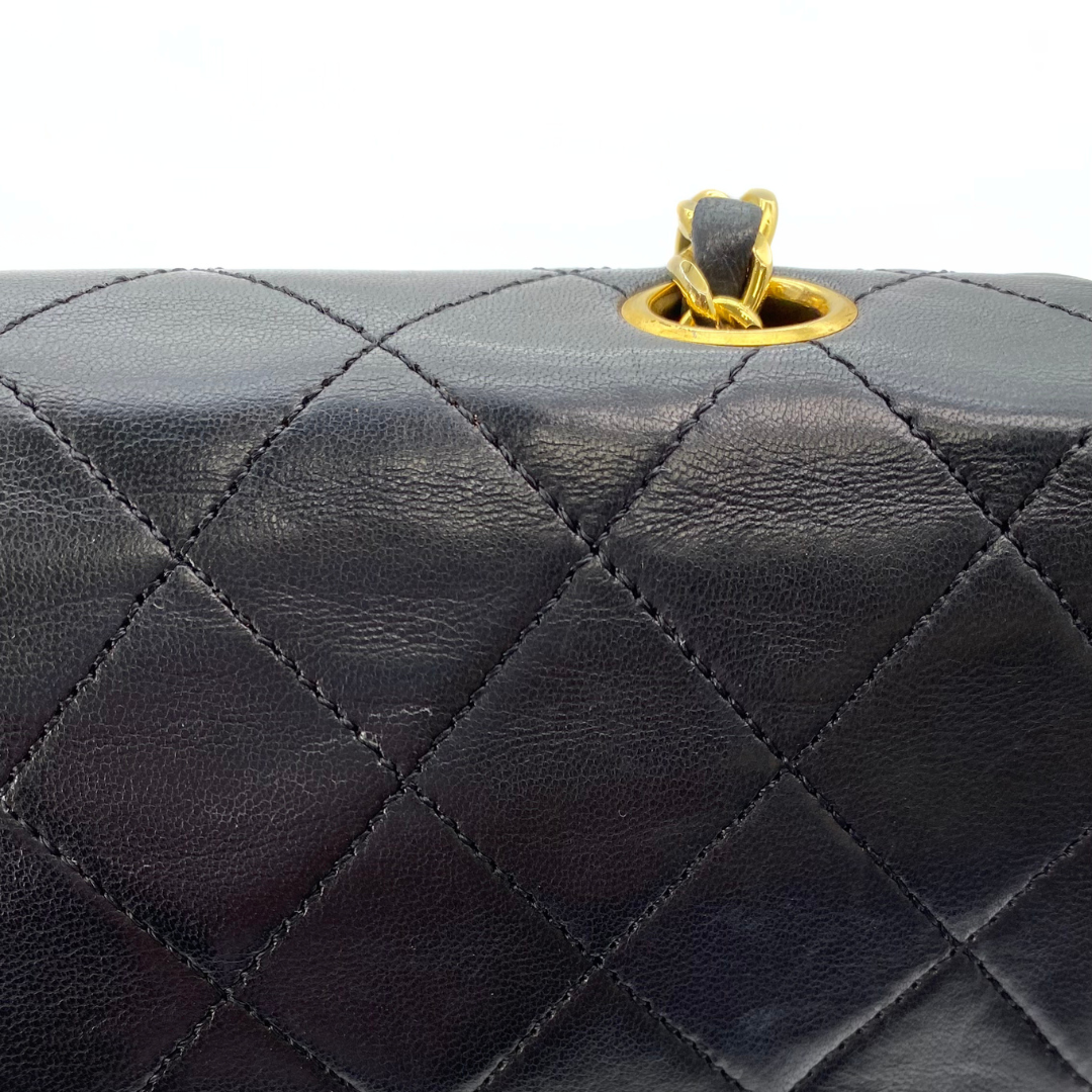 Beckett, 1 Series Small Full Flap Black Lambskin with seal and card