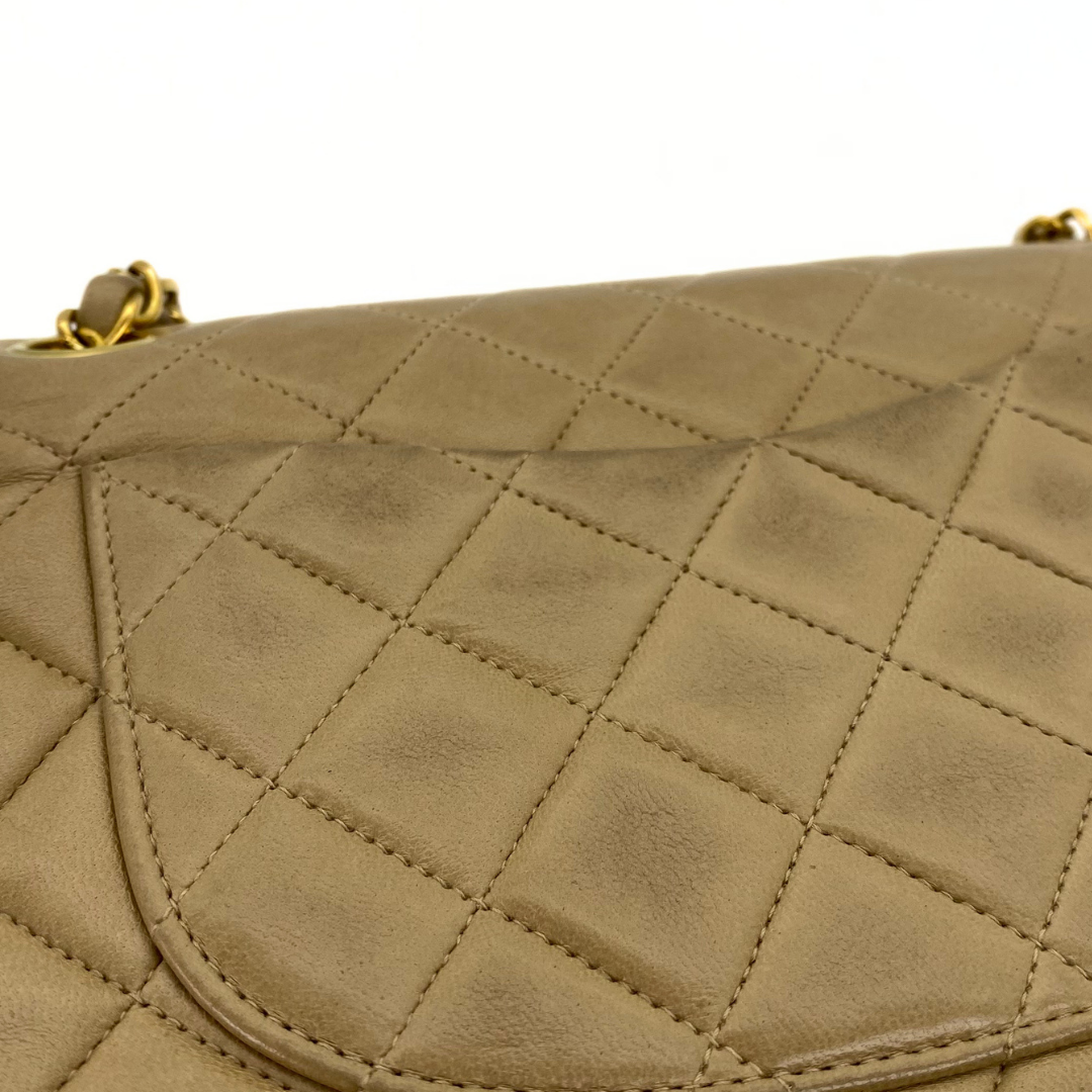 Jiwoo, 2 Series Small Classic Flap Beige Lambskin with seal and card