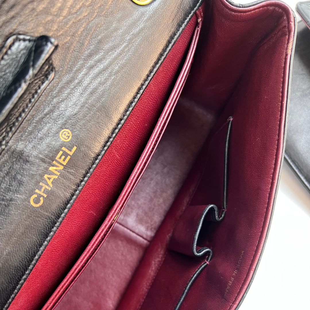 Elian, 1 Series Jumbo Flap Black Lambskin with Card Wallet with seal and card