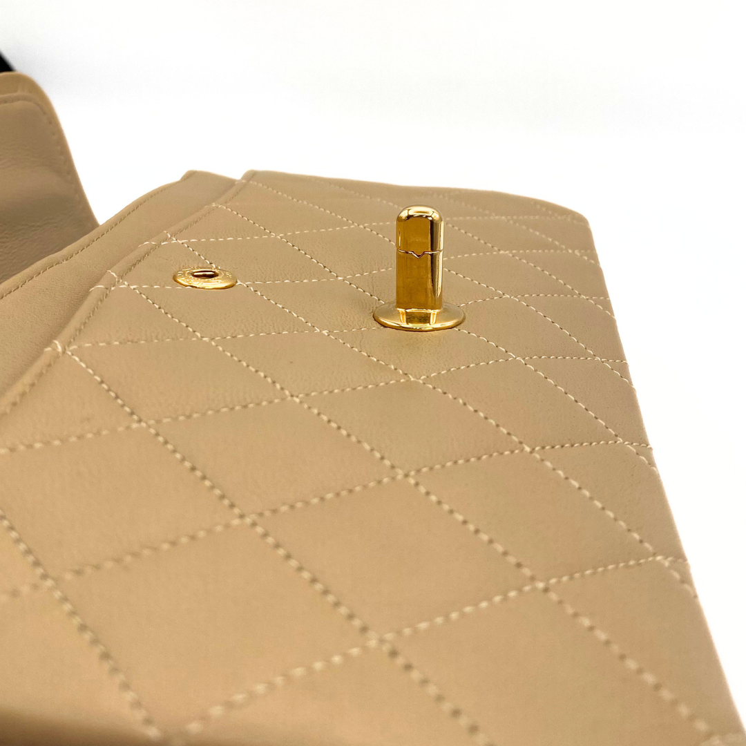 Daxton, 1 Series Small Classic Flap Beige Lambskin with seal and card