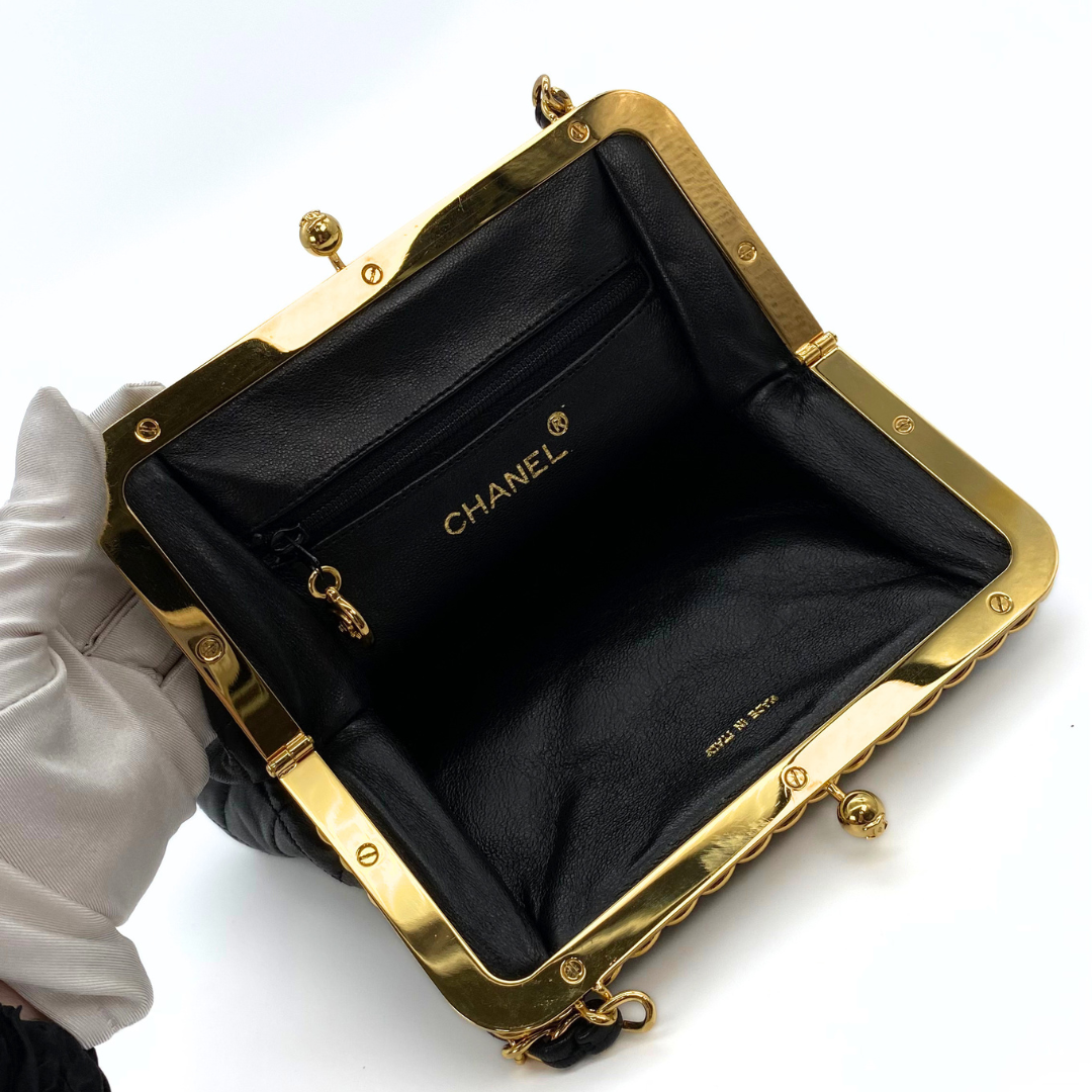 Gawin, 3 Series Mini Kisslock Black Lambskin with seal and card