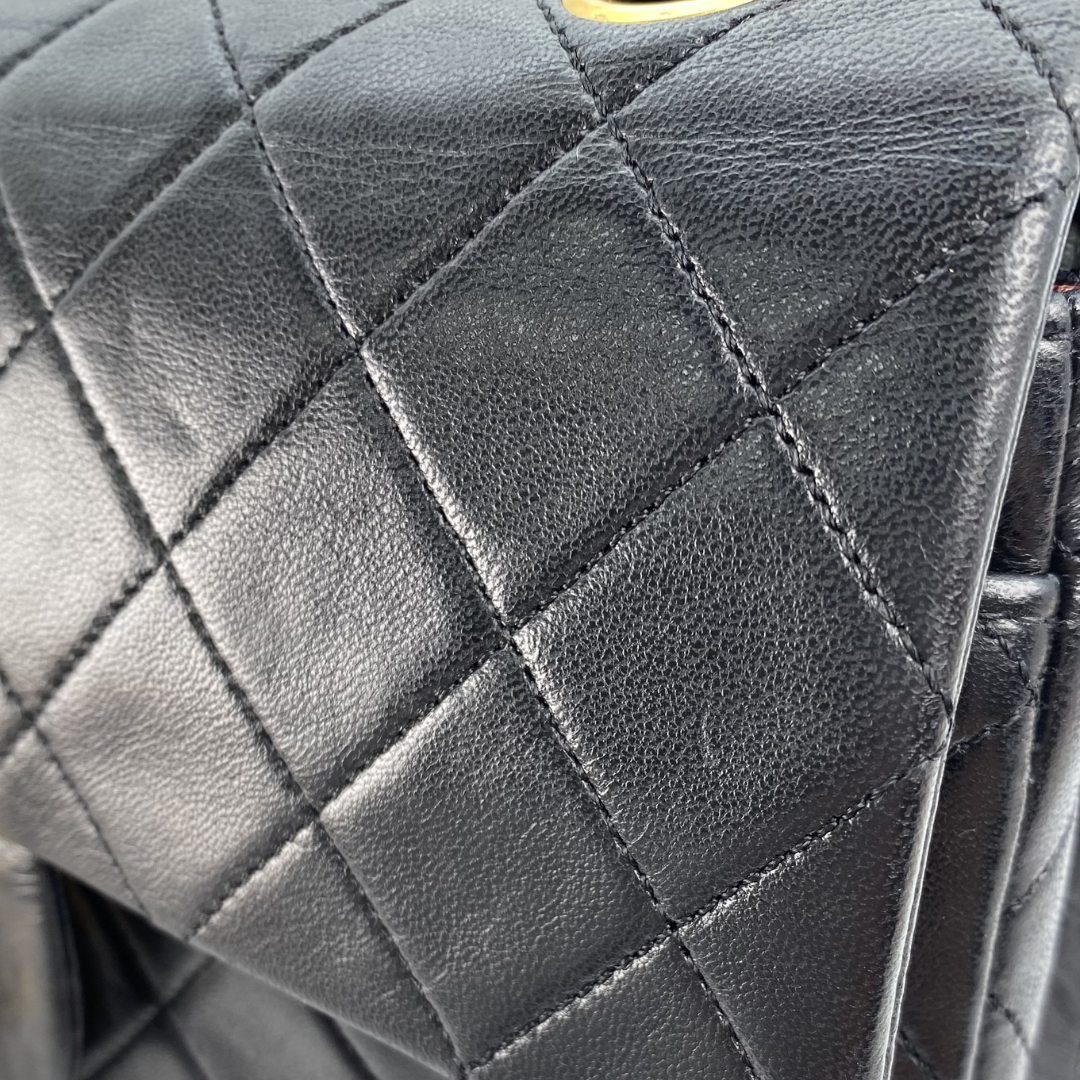 Zinnia, 1 Series Small Classic Flap Black Lambskin with seal only