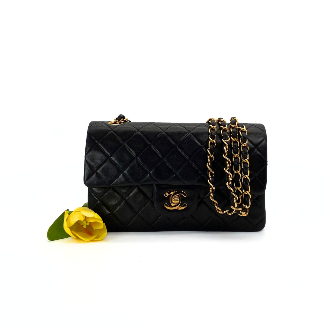 Iloma, 2 Series Small Classic Flap Black Lambskin with seal and card