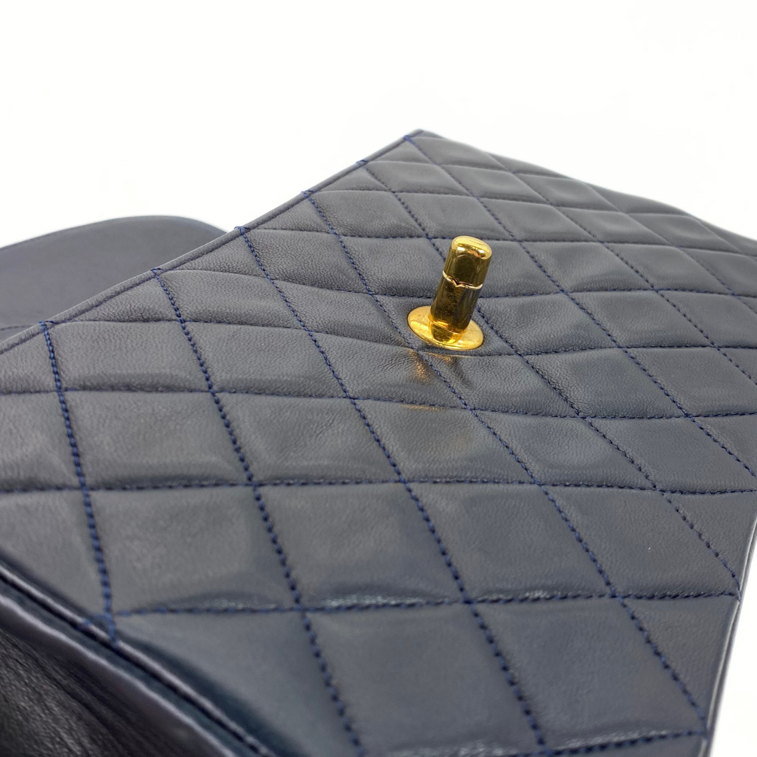 Taiga, 1 Series Navy Lambskin Tote with seal only