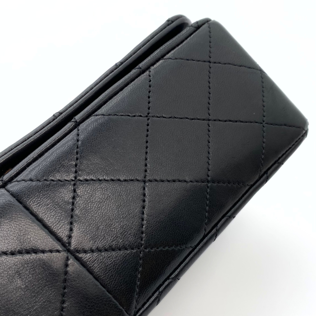 Cyrus, 1 Series Small Full Flap Black Lambskin with seal and card