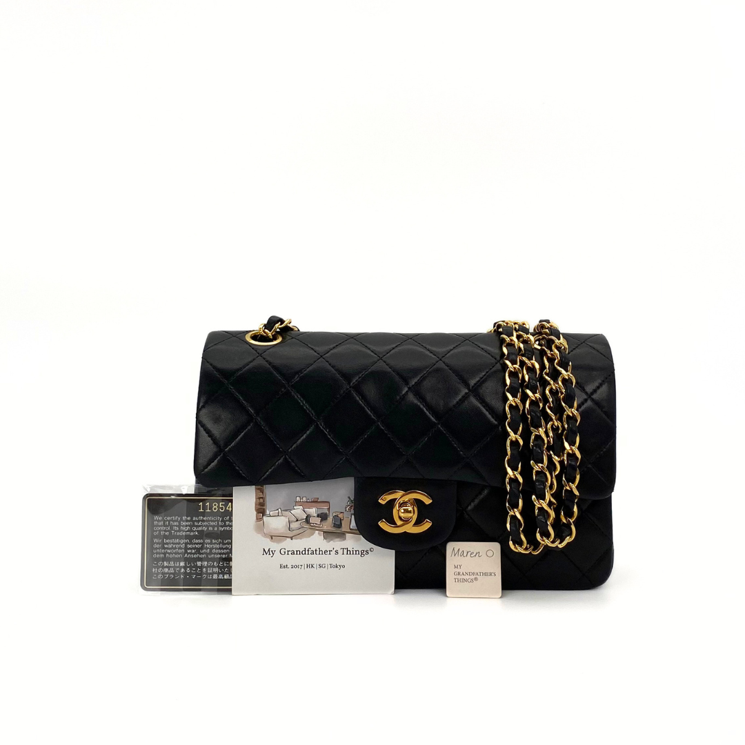 Maren, 1 Series Small Classic Flap Black Lambskin with seal and card