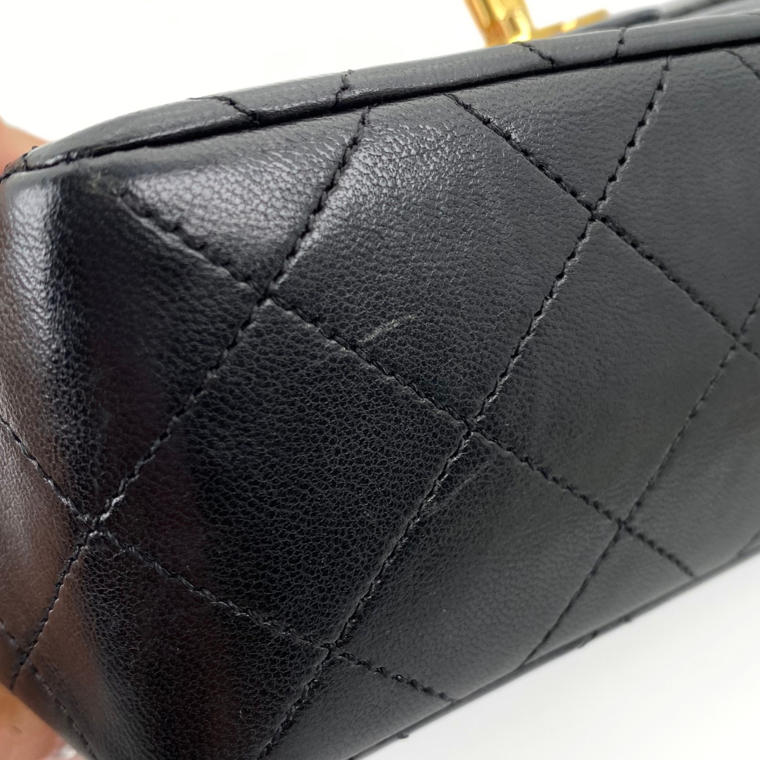 Hayato, 2 Series Mini Sq17 Black Lambskin with Bijoux Chain with seal only