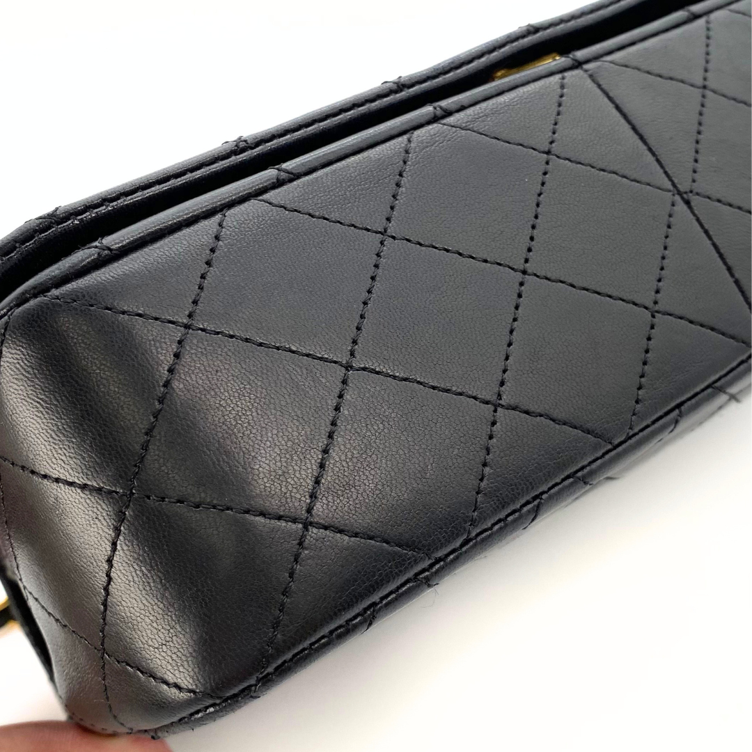Beckett, 1 Series Small Full Flap Black Lambskin with seal and card