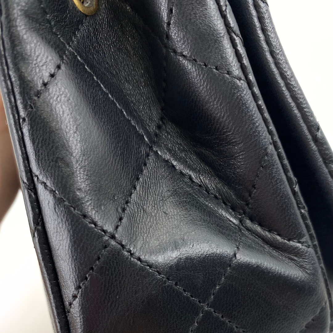 Arata, 1 Series Small Full Flap Black Lambskin with seal and card