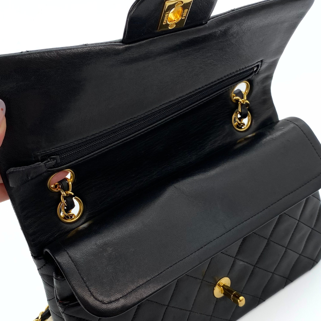 Nico, 1 Series Small Classic Flap Black Lambskin with seal and card
