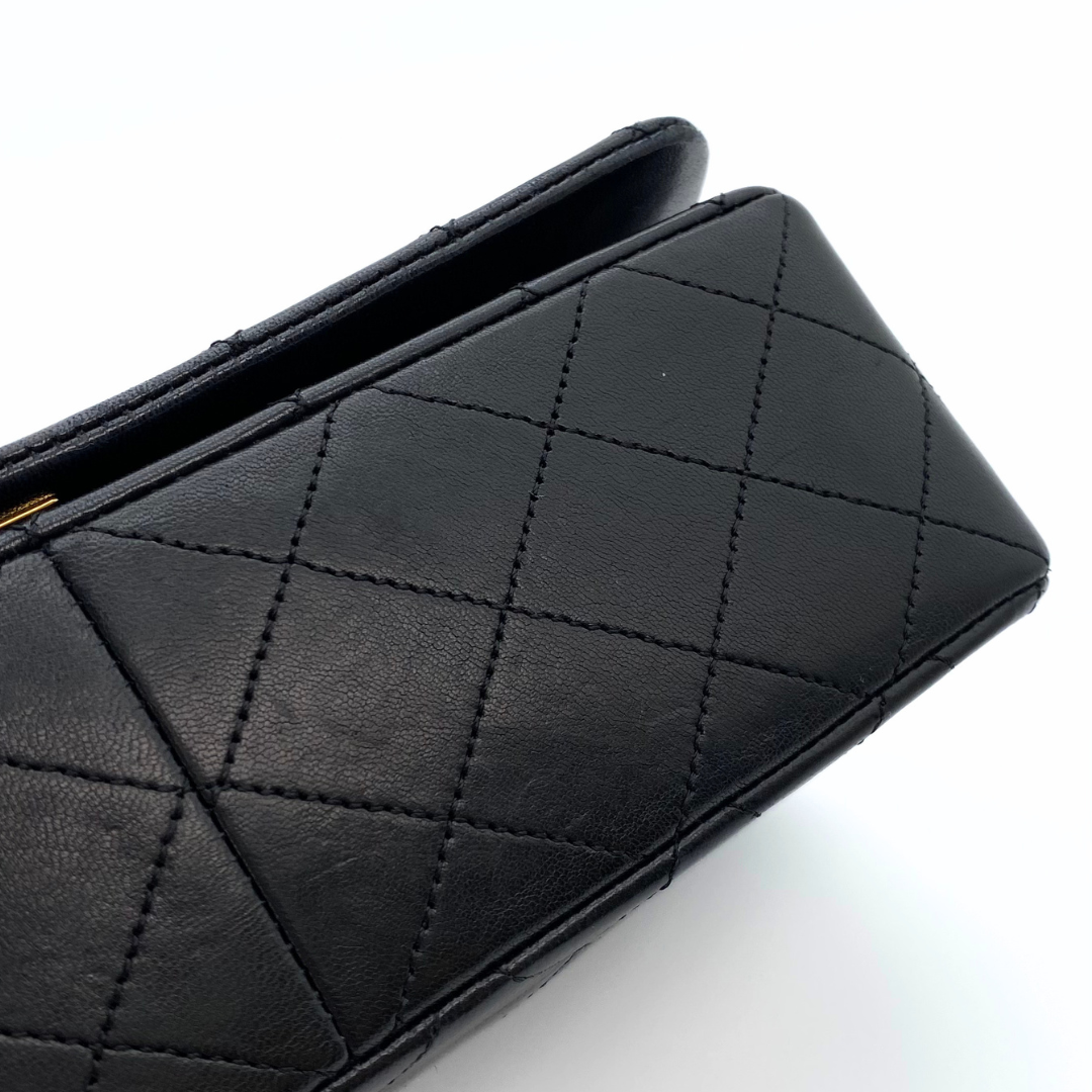 Beckett, 1 Series Small Full Flap Black Lambskin with seal and card