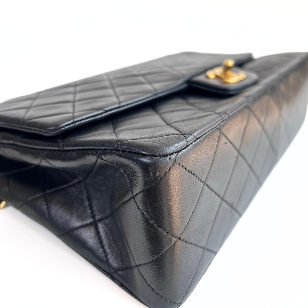 Elian, 1 Series Jumbo Flap Black Lambskin with Card Wallet with seal and card