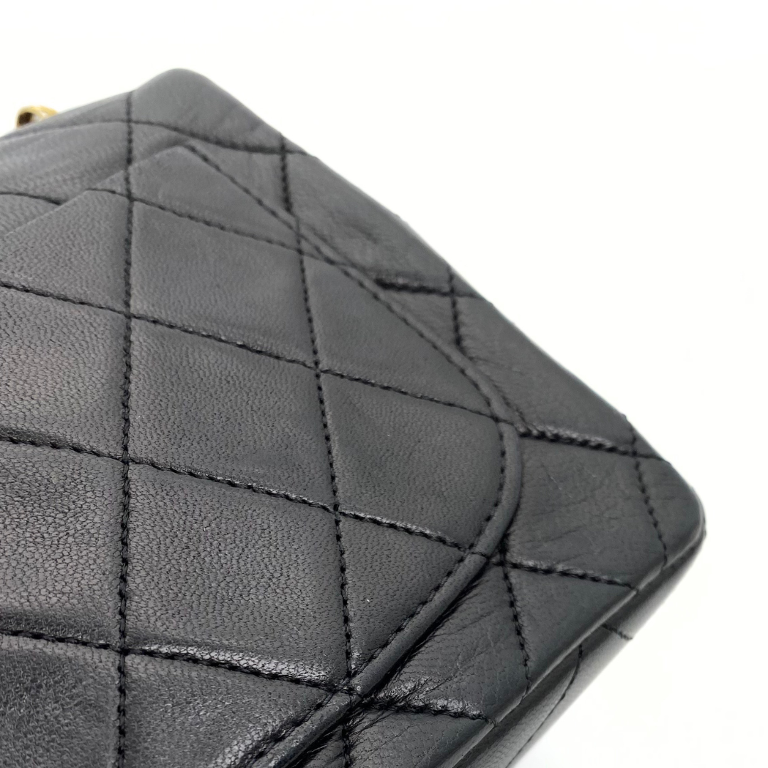 Hayato, 2 Series Mini Sq17 Black Lambskin with Bijoux Chain with seal only