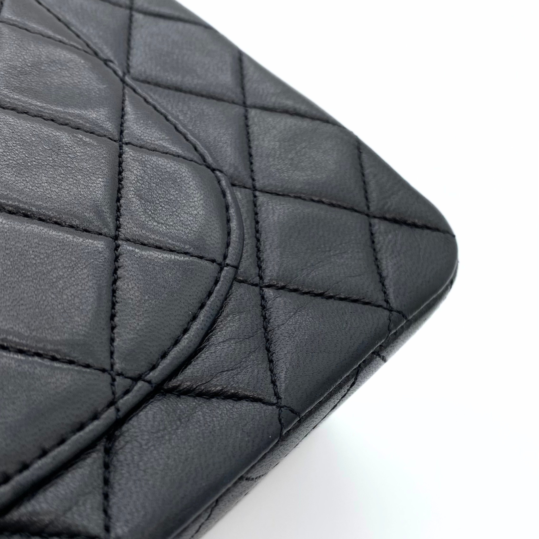 Nico, 1 Series Small Classic Flap Black Lambskin with seal and card