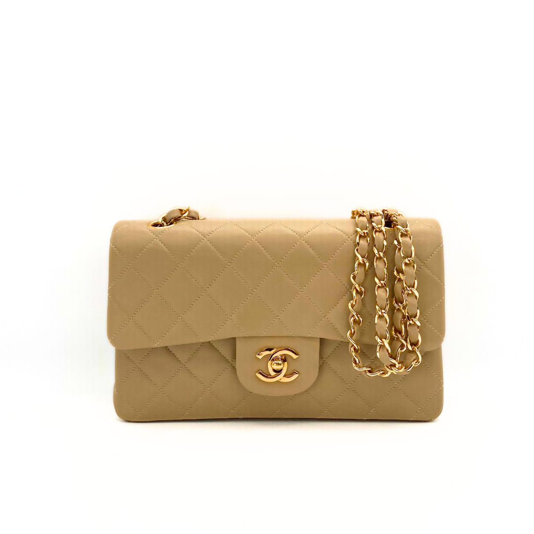 Daxton, 1 Series Small Classic Flap Beige Lambskin with seal and card