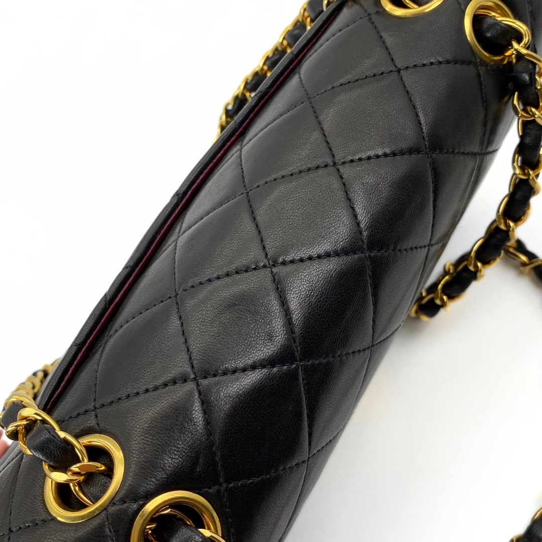 Iloma, 2 Series Small Classic Flap Black Lambskin with seal and card