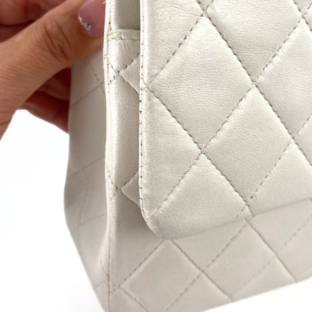 Sunwoo, 6 Series Medium Classic Flap White Lambskin wtih seal and card